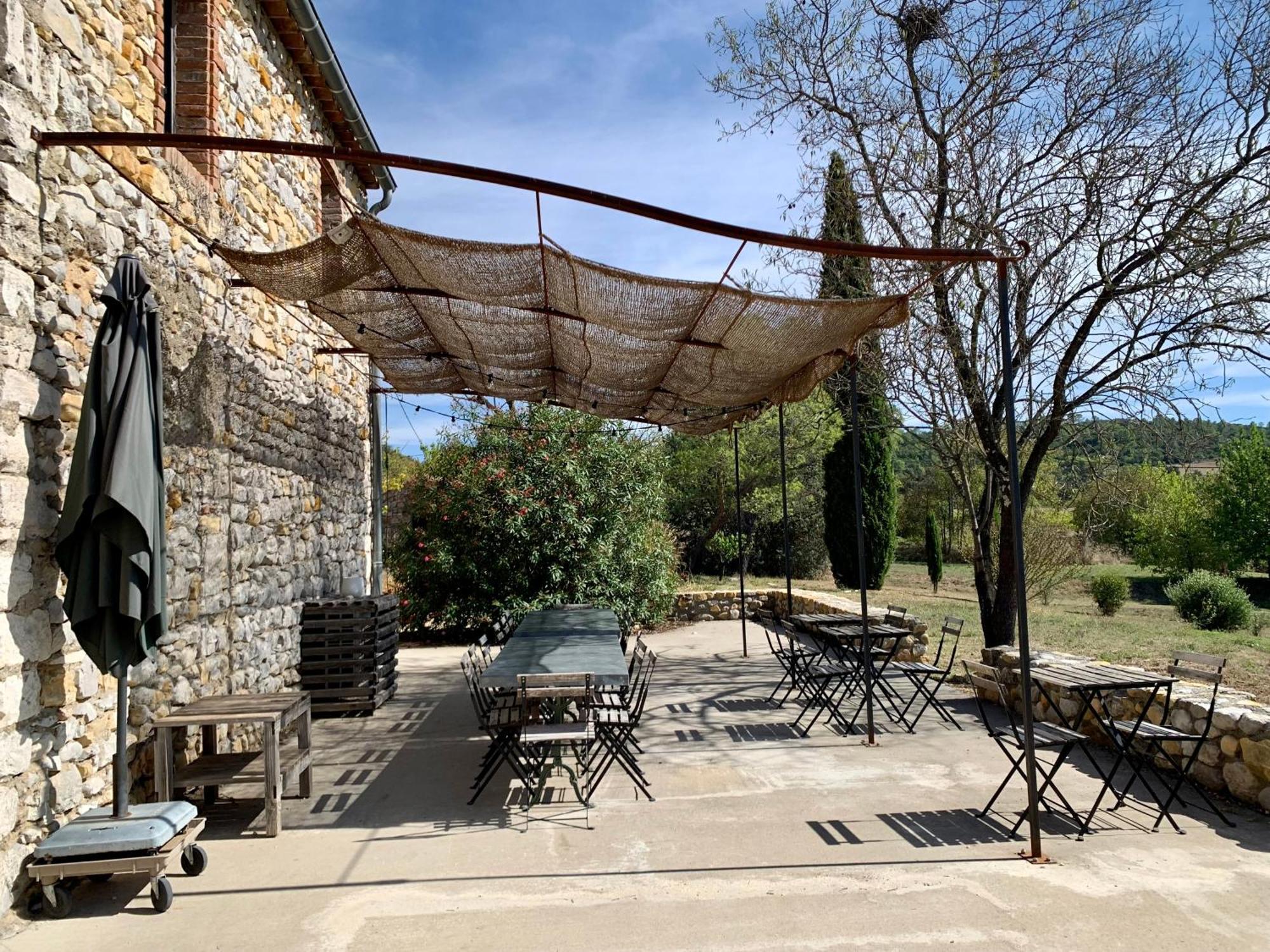 Mas Des Terres Rouges Villa Vezenobres Bagian luar foto